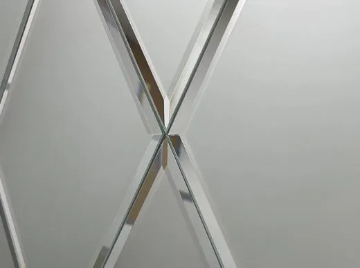 Баннер фацет на зеркале